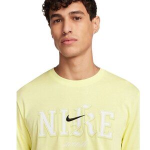 Nike Sportswear T-Shirt Mens Size Small Crew Neck Short Sleeve FZ5387-751
